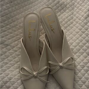 Lulu's Elegant Cream Bow Mules